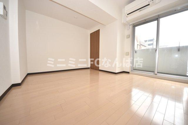 フォーチュン心斎橋イーストの居間・リビング