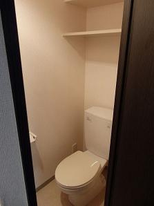 渋谷区富ヶ谷１丁目の賃貸マンションのトイレ