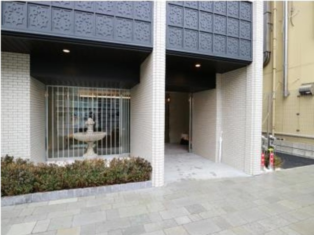 レビスタ白金高輪のエントランス