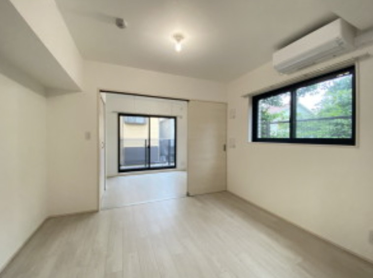 ＣＯＭＰＯＳＩＴＥ目黒学芸大学ＴＨＥＰＡＲＫの居間・リビング