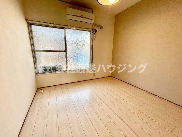 金田町3丁目貸家の寝室