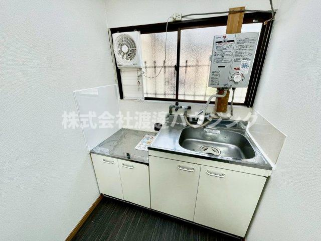 金田町3丁目貸家のキッチン