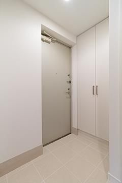 ガルデニア蔵前の玄関