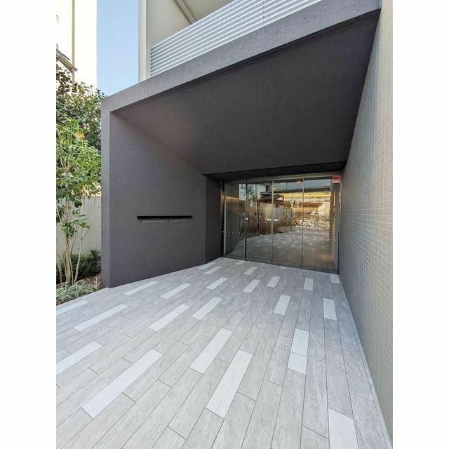 プレディアコート大森山王のエントランス