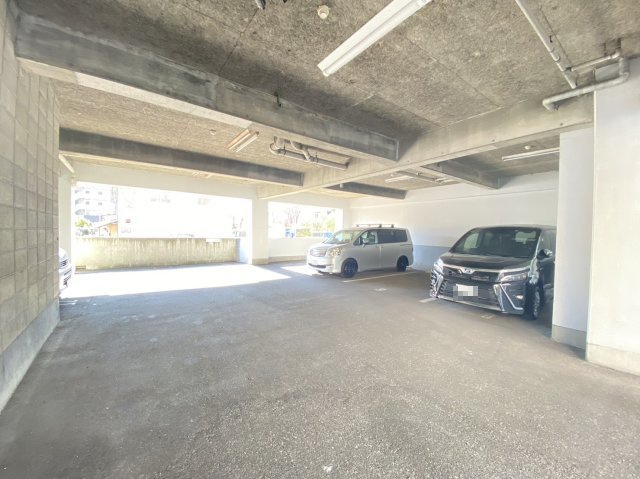 パロス沢良宜の駐車場