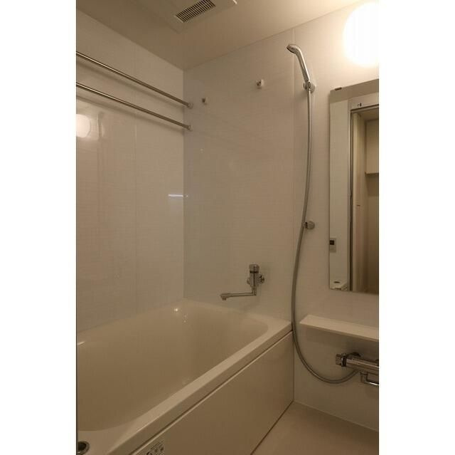 コンフォリア新中野の浴室