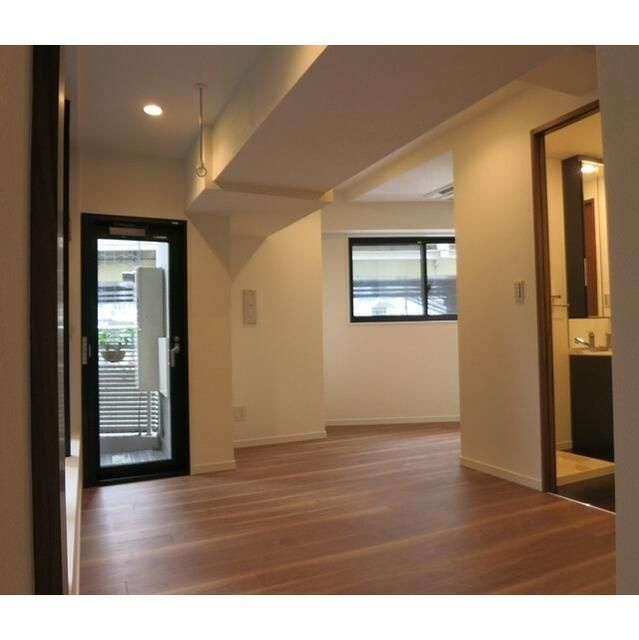 ロリエ銀座の洋室