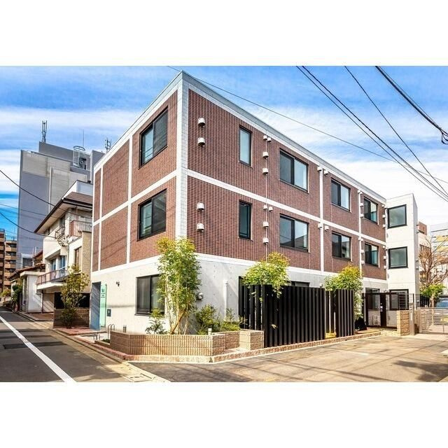 ウェルスクエアイズム渋谷本町の外観