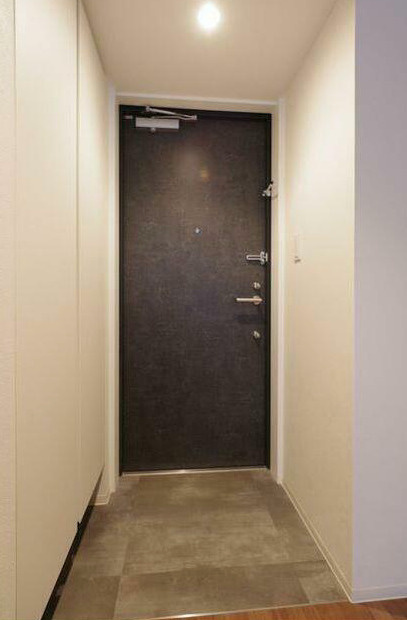 ジニア不動前の玄関