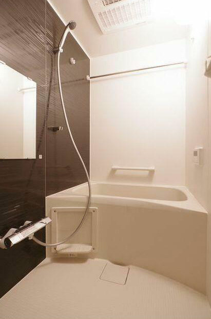 ジニア不動前の浴室