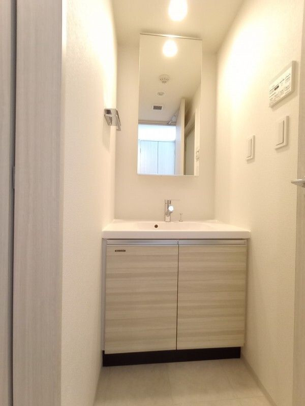 クレイシア森下ステーションサイトの独立洗面台