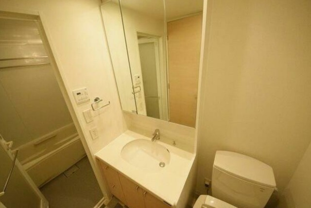 新宿区市谷砂土原町２丁目の賃貸マンションの洗面所