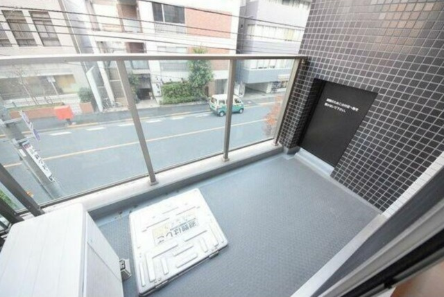 新宿区市谷砂土原町２丁目の賃貸マンションのバルコニー