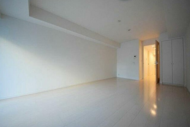 新宿区市谷砂土原町２丁目の賃貸マンションの居間・リビング