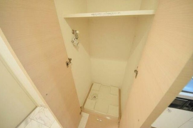 新宿区市谷砂土原町２丁目の賃貸マンションの居間・リビング