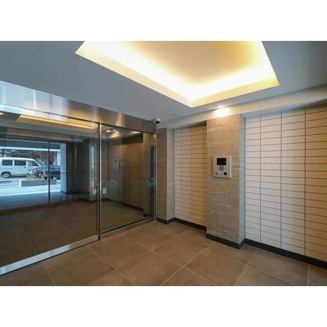 エトワール駒沢大学のエントランス