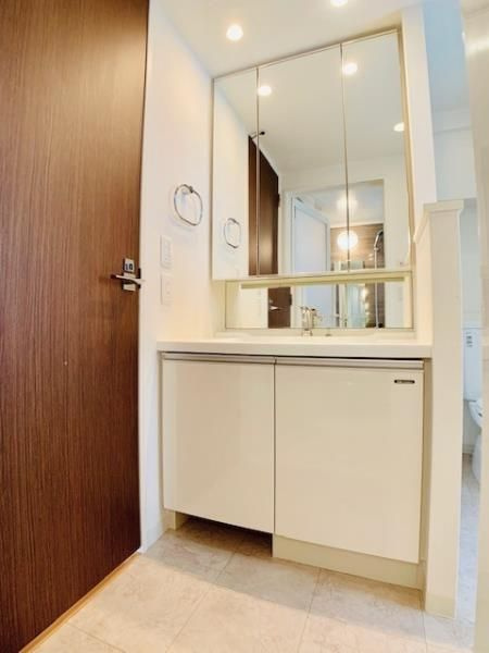 リマーブルヒラタの独立洗面台