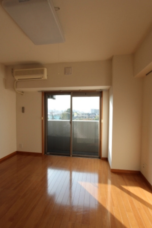 江戸川区平井６丁目の賃貸マンションの居間・リビング