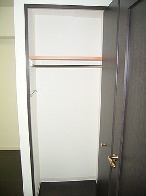 中央区日本橋兜町の賃貸マンションの収納