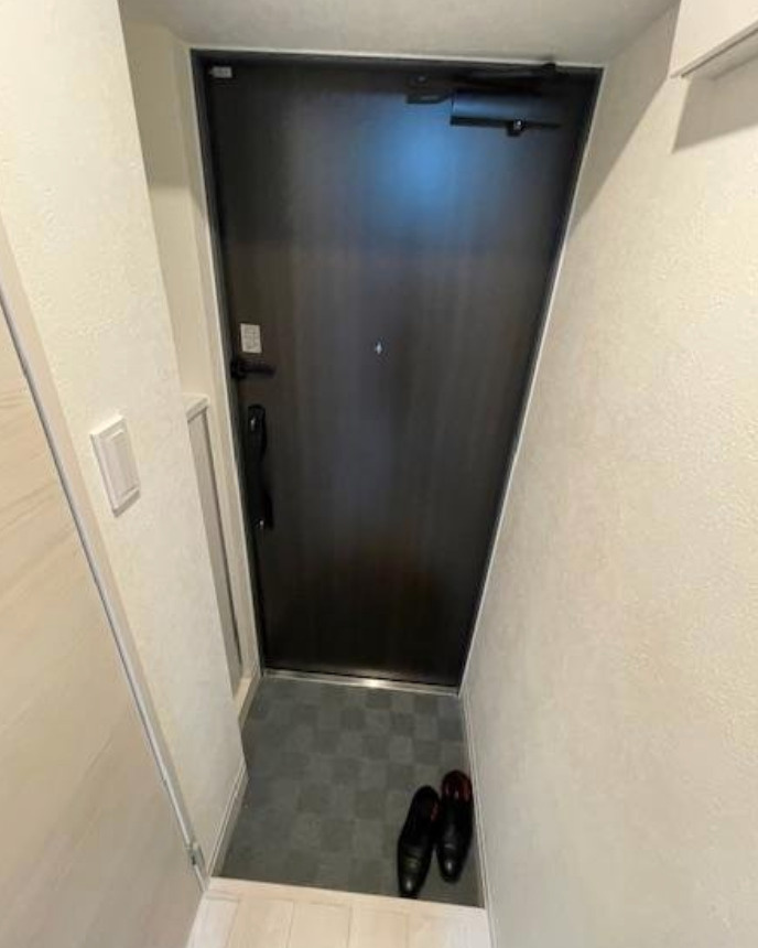 豊島区池袋本町２丁目の賃貸マンションの玄関