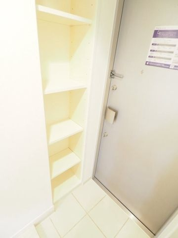 レジディア文京本駒込の玄関