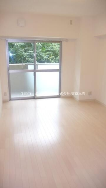 アルブル代々木八幡のバルコニー