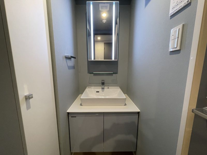 Log銀座EASTの独立洗面台