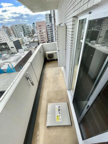スカイコート上野稲荷町のバルコニー