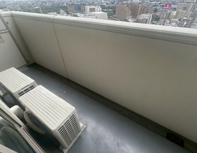 HF駒沢公園レジデンスTOWERのバルコニー