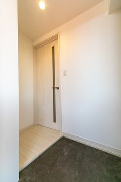 ＡＩＦＬＡＴ　ＭＥＪＩＲＯの玄関