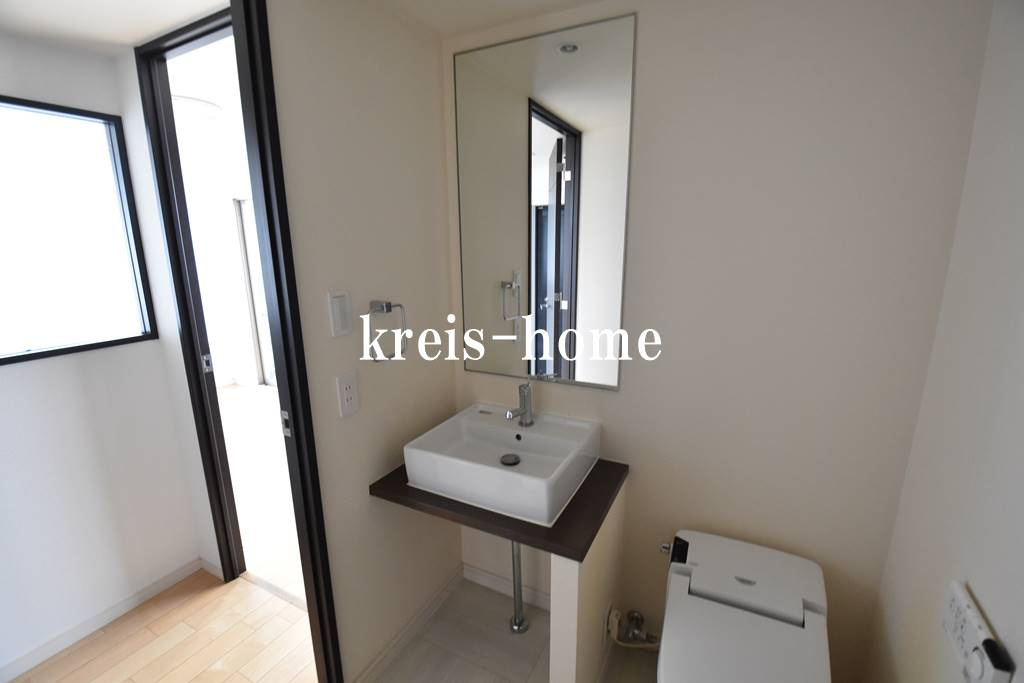 アクサス大手町ラクシーズの独立洗面台