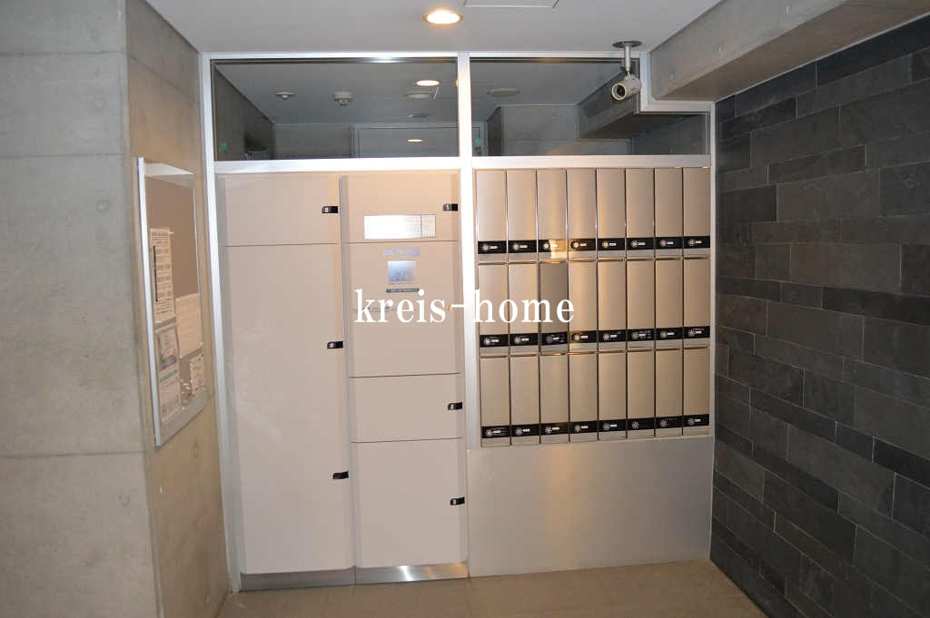 アクサス大手町ラクシーズのエントランス