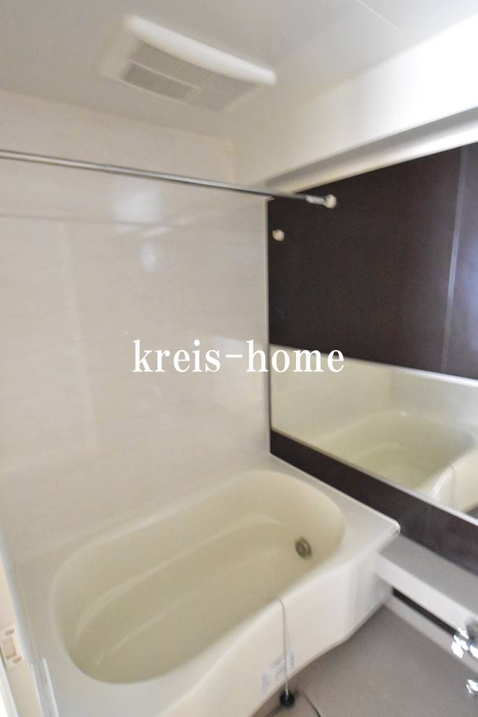 アクサス大手町ラクシーズの浴室