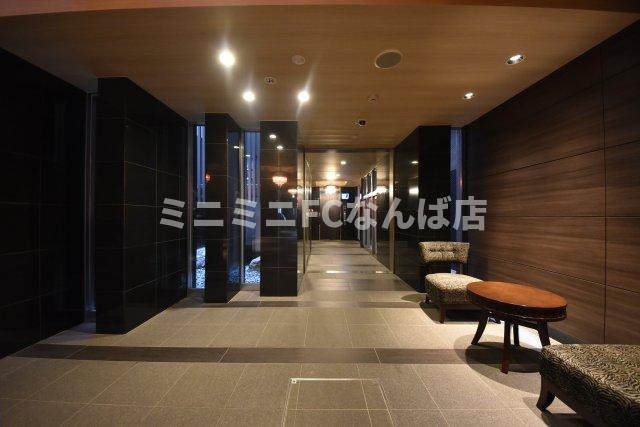 CONOE本町通のエントランス