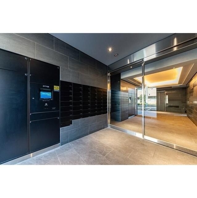 ミュプレ梅丘のエントランス