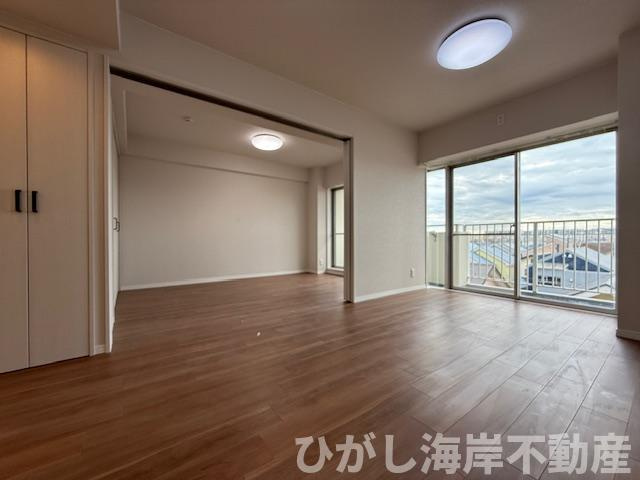 茅ヶ崎ガーデンハウスの居間・リビング|新規リフォーム完了！　11.8帖　LDK