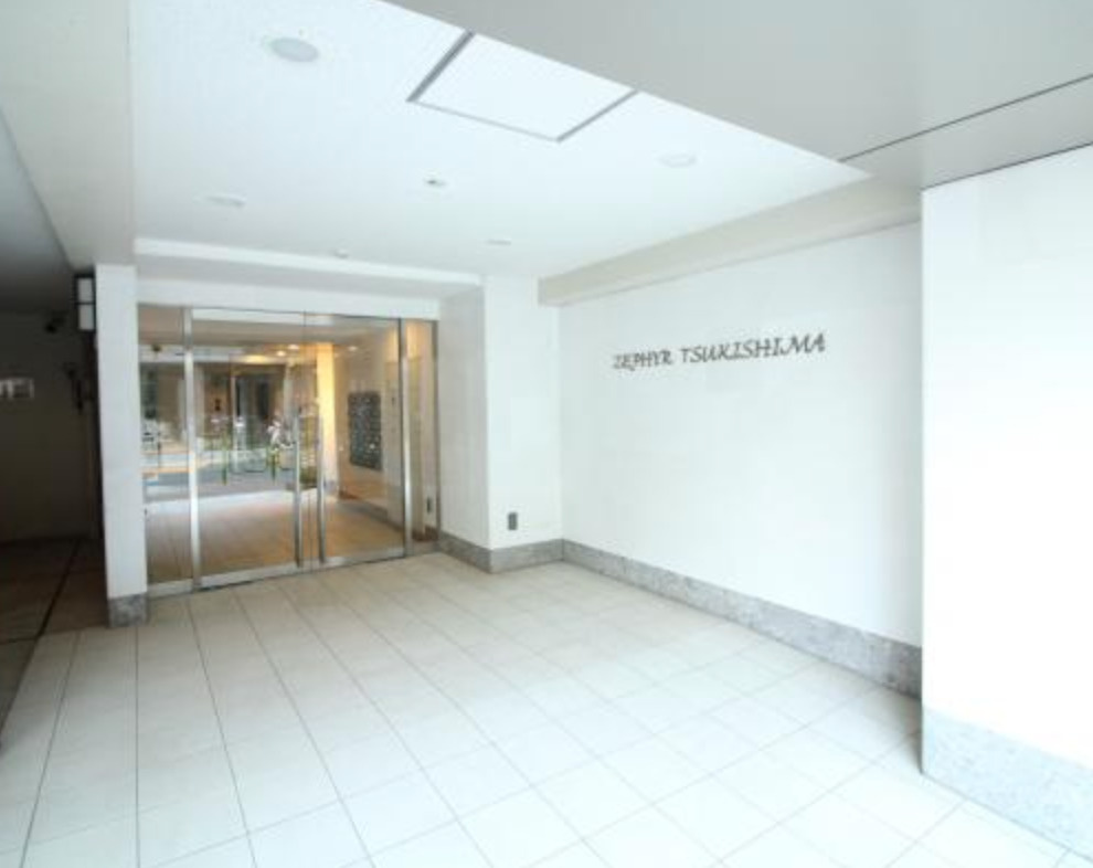 ゼファー月島のエントランス