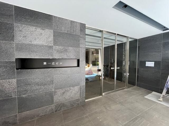 第一辻ビルのエントランス