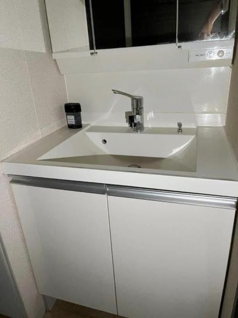 ガレリア東新宿の独立洗面台