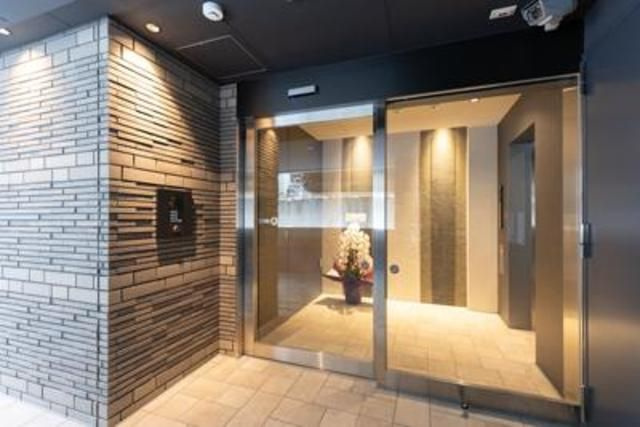 コモド目黒東山のエントランス