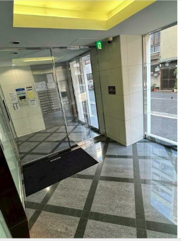 セイワパレス新梅田のエントランス