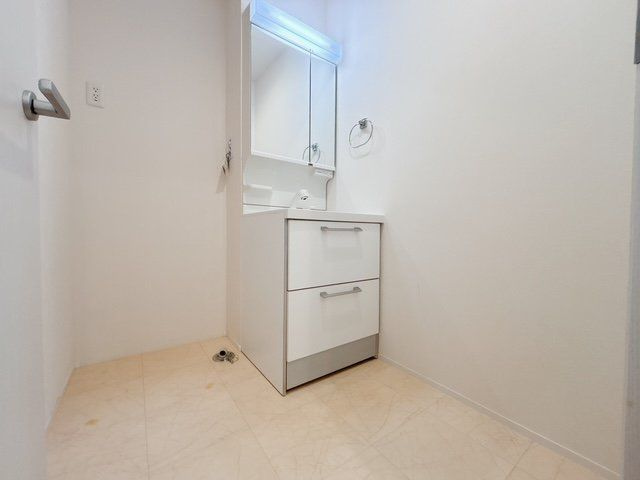 アゼリアガルテン上用賀の独立洗面台