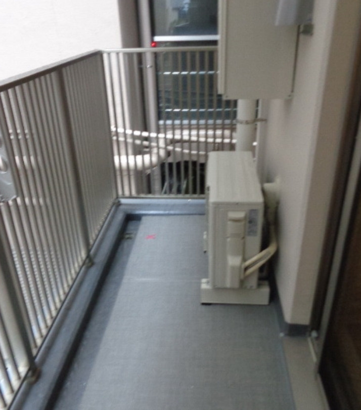 ＯＮＥ　ＲＯＯＦ　ＦＬＡＴ　ＴＳＵＫＩＳＨＩＭＡのバルコニー