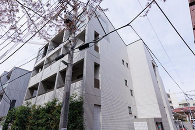 フォーフロント