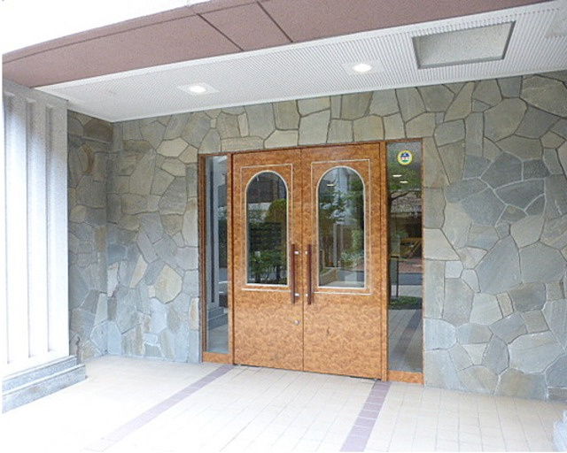 港区赤坂２丁目の賃貸マンションのエントランス