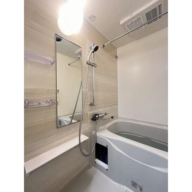 コンフォリア・リヴ目黒碑文谷の浴室