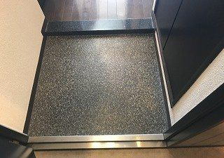 フェニックス目黒碑文谷の玄関