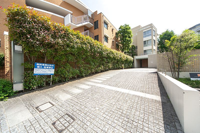 ル・シヤージュ神宮前の外観