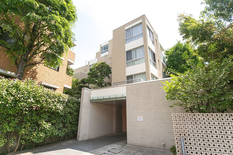 ル・シヤージュ神宮前の外観