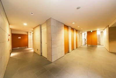 ル・シヤージュ神宮前のロビー